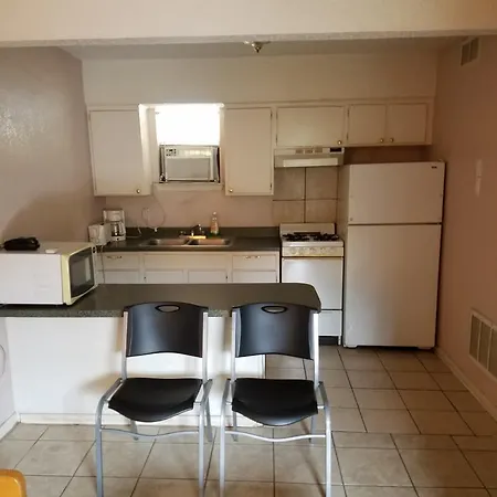 Executive Inn & Suites