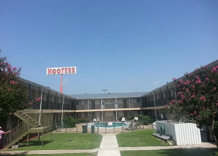 Executive & Suites Motel 2*