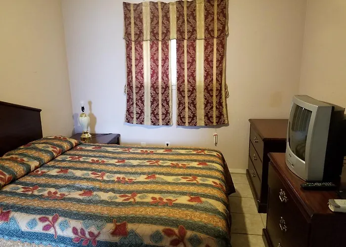 Executive & Suites Motel
