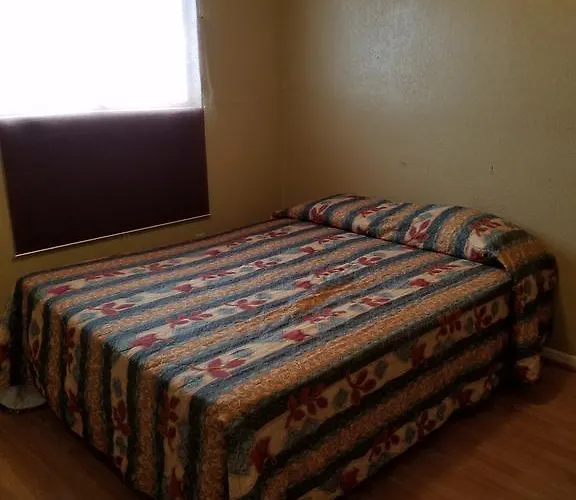 Executive & Suites 2*